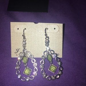 🆕Silver w green stones Oval dangle earrings NWT
